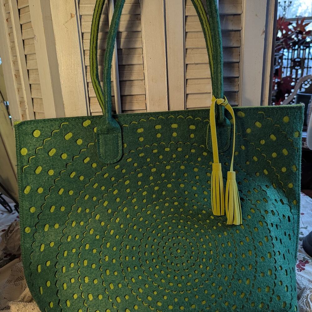 Punctuate green wool felt double strapped shoulder bag